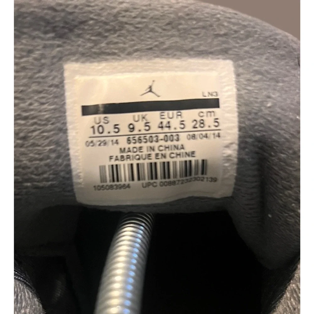 MEN'S 10.5 -AIR JORDAN Future Mid Sneakers, Cool Grey / White| 656503-003